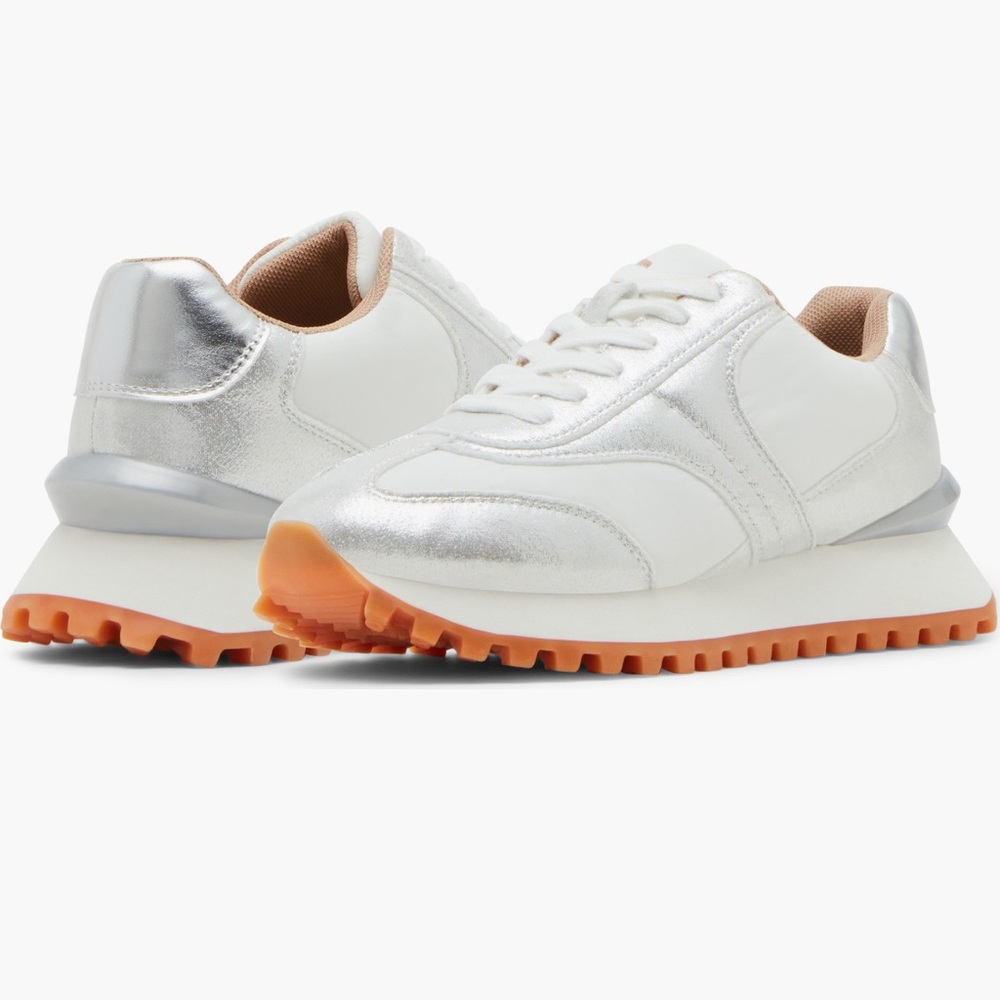 Blondo size 11 waterproof Lily sneaker